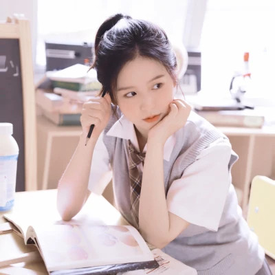 博尔塔拉伴游女生洛桑云歌的资料